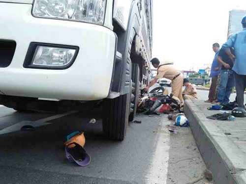 Tai nạn giao th&ocirc;ng mới nhất 24h qua ng&agrave;y 19/6/2017