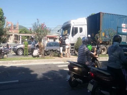 Tai nạn giao th&ocirc;ng mới nhất 24h qua ng&agrave;y 25/6/2017