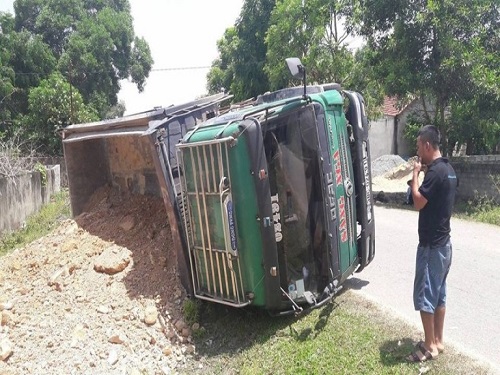 Tai nạn giao th&ocirc;ng mới nhất 24h qua ng&agrave;y 26/6/2017