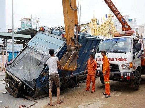 Tai nạn giao th&ocirc;ng mới nhất 24h qua ng&agrave;y 18/7/2017