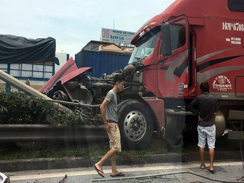 Tai nạn giao th&ocirc;ng mới nhất 24h qua ng&agrave;y 2/8/2017