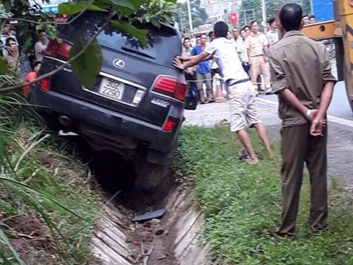Tai nạn giao th&ocirc;ng mới nhất 24h qua ng&agrave;y 8/8/2017