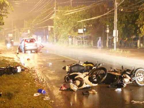Tai nạn giao th&ocirc;ng mới nhất 24h qua ng&agrave;y 19/10/2017