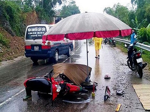Tai nạn giao th&ocirc;ng mới nhất 24h qua ng&agrave;y 10/11/2017