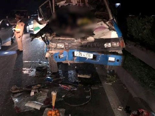 Tai nạn giao th&ocirc;ng mới nhất 24h qua ng&agrave;y 20/11/2017