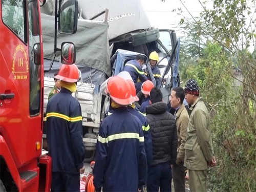 Tai nạn giao th&ocirc;ng mới nhất 24h qua ng&agrave;y 12/12/2017