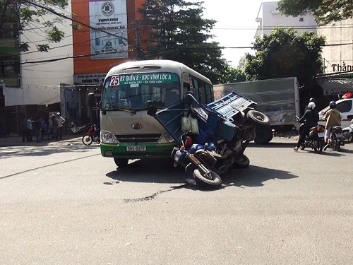 Tai nạn giao th&ocirc;ng mới nhất 24h qua ng&agrave;y 10/1/2018