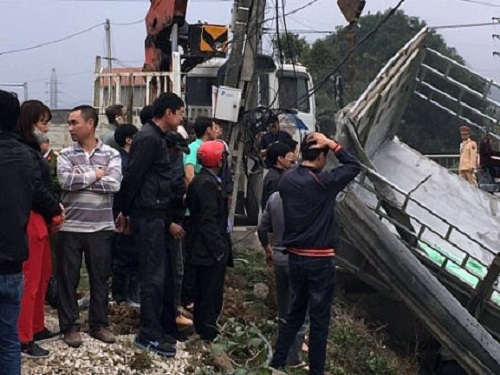 Tai nạn giao th&ocirc;ng mới nhất 24h qua ng&agrave;y 22/1/2018