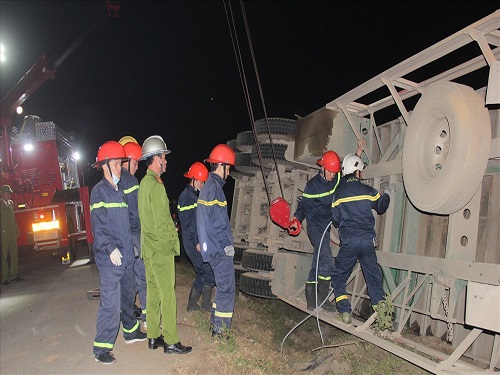 Tai nạn giao th&ocirc;ng mới nhất 24h qua ng&agrave;y 4/2/2018