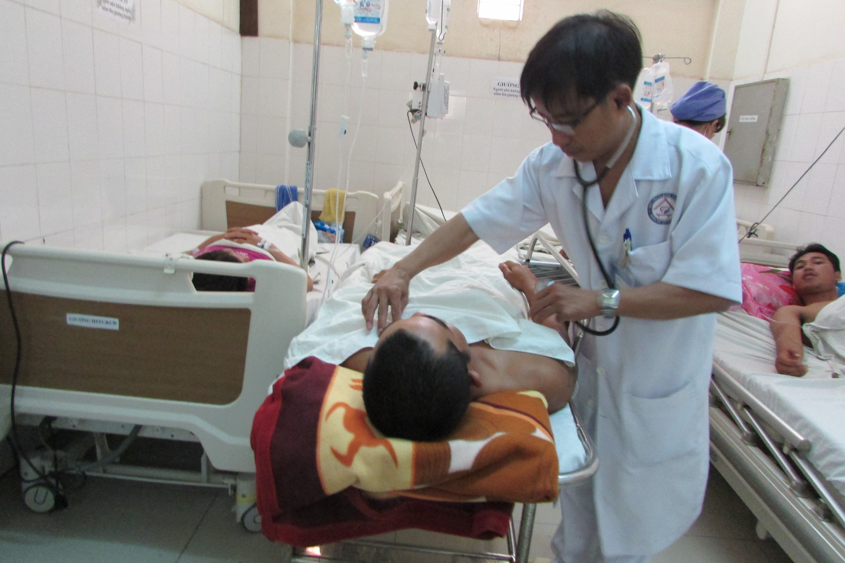 Ăn vội c&oacute; thể dẫn đến... đột quỵ