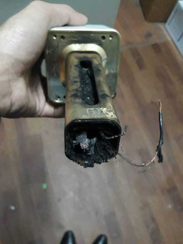 Chiếc micro ph&aacute;t nổ tại c&ocirc;ng ty m&aacute;y t&iacute;nh