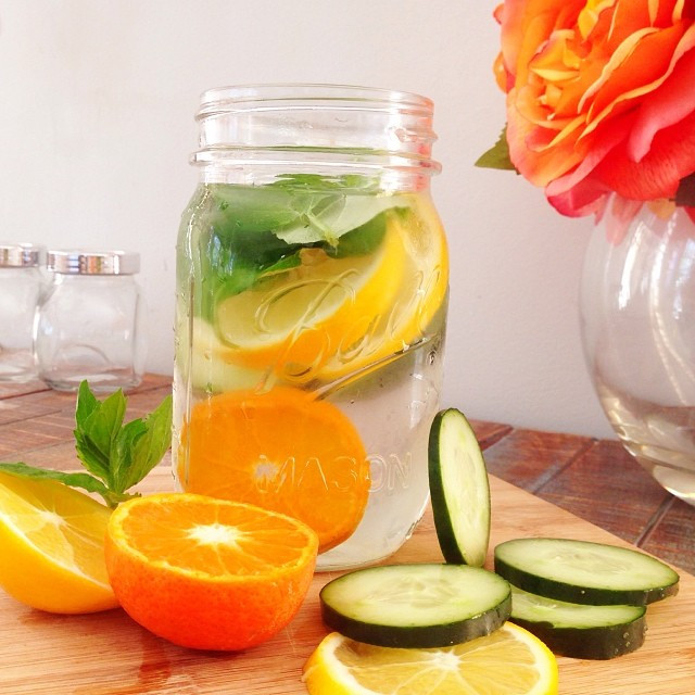 Nhiều chị em đ&atilde; phải nhập viện v&igrave; tr&agrave;o lưu thải độc bằng detox