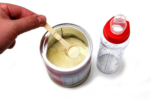 Nhiều em b&eacute; đ&atilde; tử vong v&igrave; những sai lầm khi pha sữa của cha mẹ
