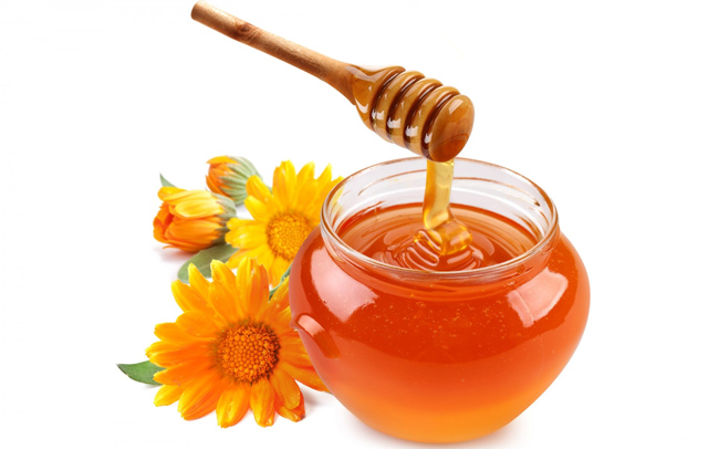 Mật ong c&oacute; thể khiến trẻ bị ngộ độc 