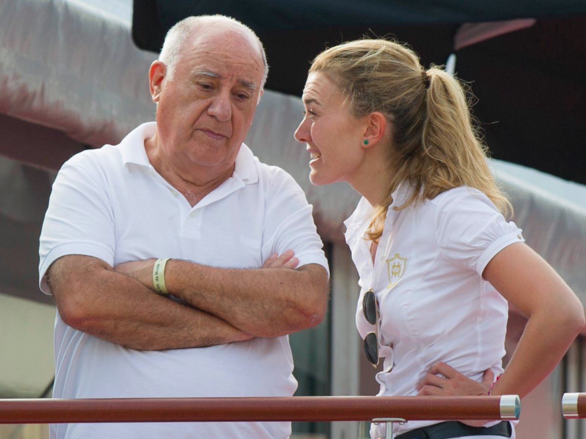 Amancio Ortega và con gái. Ảnh: AP