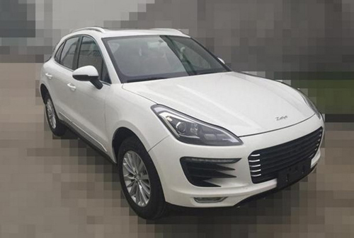 guồn gốc động cơ Zotye SR8 được lấy từ liên doanh Thẩm Dương – Mitsubishi, công ty cũng cung cấp động cơ cho mẫu xe tai tiếng khác là Landwind X7 nhái Range Rover Evoque. Hộp số của xe có 2 lựa chọn số sàn 5 cấp hoặc tự động DCT 6 tốc độ.