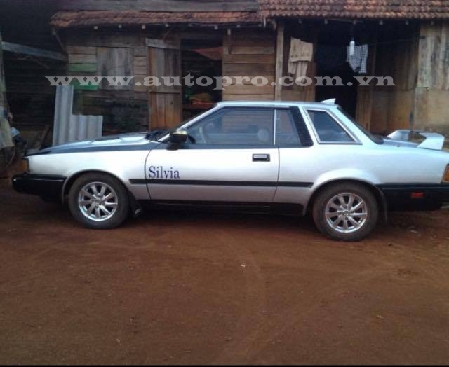 Được biết dự án độ lại chiếc Nissan Silvia đời 1984 theo dáng Shelby Cobra 427 của thợ Đắk Nông được triển khai từ giữa tháng 2 và sau 7 tháng thi công, mẫu xế độ đã được tạo dáng khá giống với chiếc xe thể thao đến từ Anh Quốc.