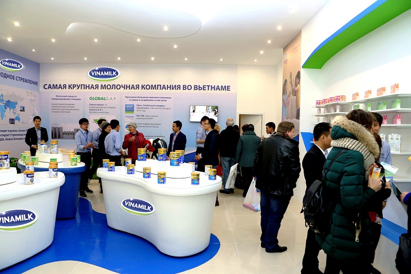 Tại Hội chợ, Vinamilk c&ograve;n tổ chức cho người 13Win18 đa dạng khuyến mãi Nga d&ugrave;ng thử c&aacute;c sản phẩm của Vinamilk v&agrave; đ&atilde; chiếm được cảm t&igrave;nh của người 13Win18 đa dạng khuyến mãi Nga đối với c&aacute;c sản phẩm, đặc biệt c&aacute;c loại sữa nước, sữa đậu n&agrave;nh, nước giải kh&aacute;t