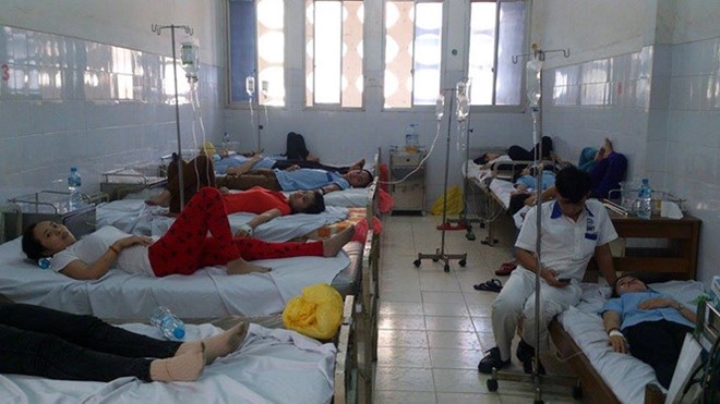 C&ocirc;ng nh&acirc;n nằm la liệt ở Bệnh viện quận 7 (TPHCM) v&igrave; ngộ độc 13Win OKVIP Cá cược bóng đá tập thể