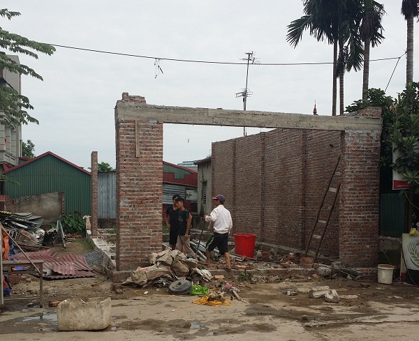 Tuy nhi&ecirc;n l&atilde;nh đạo UBND phường Mỹ Đ&igrave;nh 1 cho rằng đ&acirc;y l&agrave; vụ việc cưỡng chế đ&uacute;ng đối tượng?