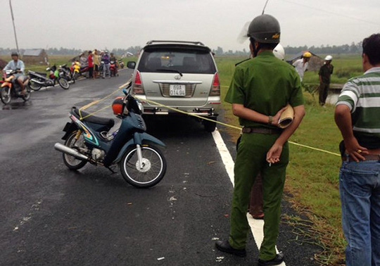 C&ocirc;ng an tiến h&agrave;nh phong tỏa hiện trường