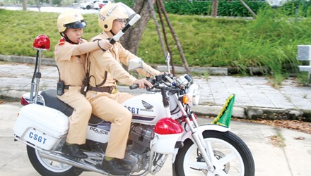Ước mơ l&agrave;m CSGT của cậu b&eacute; ung thư Đỗ Tuấn Dũng đ&atilde; th&agrave;nh hiện thực