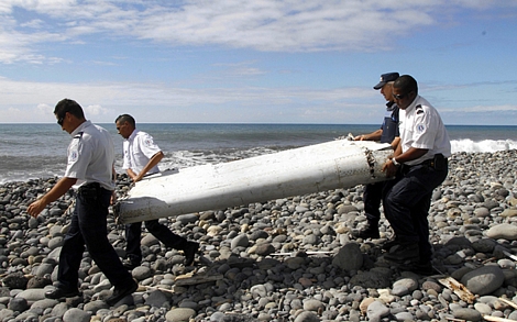 Trước đ&oacute;, một mảnh vỡ từ m&aacute;y bay Malaysia MH370 mất t&iacute;ch b&iacute; ẩn cũng được t&igrave;m thấy ở đảo Reunion (Ph&aacute;p)