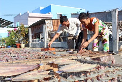 Kh&ocirc; c&aacute; dứa l&agrave; đặc sản ng&agrave;y Tết vang danh xứ Cần Giờ