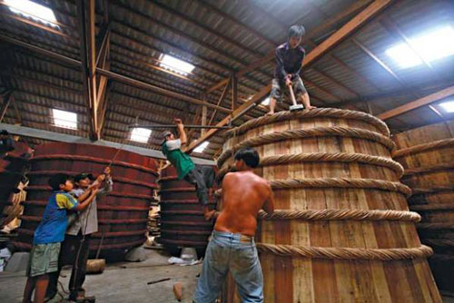 Nước mắm Ph&uacute; Quốc - một đặc sản qu&ecirc; hấp dẫn