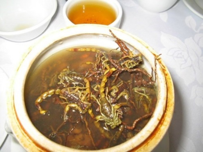 Bọ cạp trở th&agrave;nh m&oacute;n ăn được nhiều đại gia Trung Quốc săn l&ugrave;ng