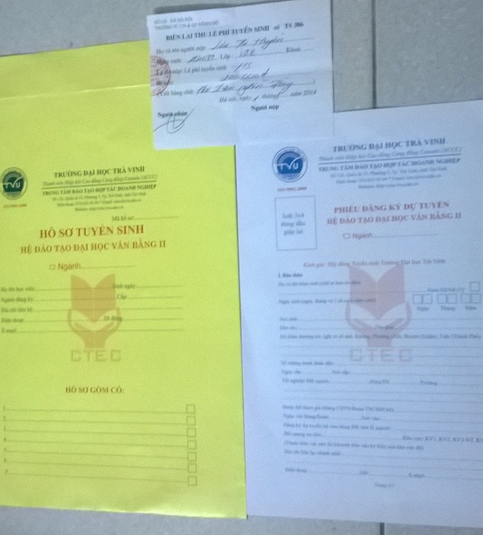 Hồ sơ v&agrave; bi&ecirc;n lai thu tiền của Trường Trung cấp C&ocirc;ng nghệ v&agrave; Quản trị Đ&ocirc;ng Đ&ocirc;