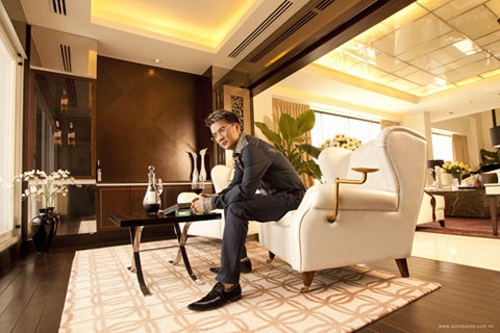 Ngo&agrave;i ra, Đ&agrave;m Vĩnh Hưng c&ograve;n sở hữu một căn hộ Penthouse trị gi&aacute; 5 triệu USD tại Sunrise City