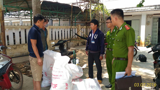 4 bao tải g&agrave; thối bị c&ocirc;ng an Đồng Nai thu giữ, xử l&yacute; v&agrave;o ng&agrave;y 7/3