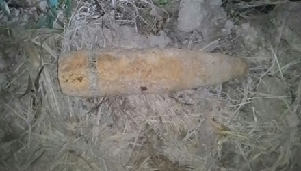Quả đạn ph&aacute;o mới được ph&aacute;t hiện trong nahf d&acirc;n d&aacute;ng 21/05