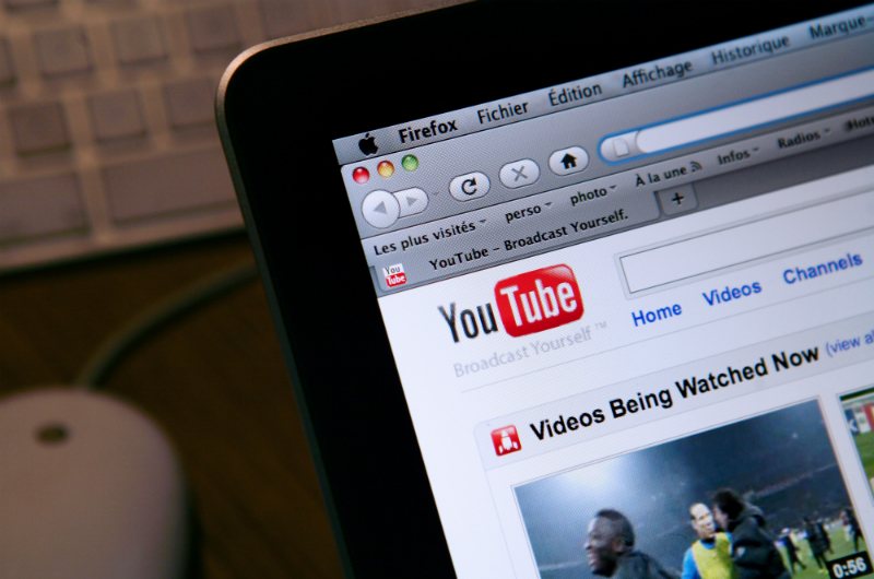 Việc đăng video l&ecirc;n k&ecirc;nh Youtube m&agrave; chưa được chủ sở hữu cho ph&eacute;p cũng bị coi l&agrave; vi phạm quyền sở hữu tr&iacute; tuệ