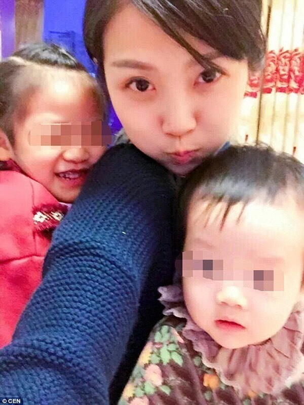 C&ocirc; Li c&ugrave;ng 2 người con g&aacute;i bị ch&iacute;nh nh&agrave; chồng tỷ ph&uacute; hắt hủi. Ảnh: Daily Mail