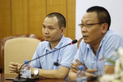 Đạo diễn Lại Bắc Hải Đăng v&agrave; nh&agrave; b&aacute;o Lại Văn S&acirc;m - trưởng ban VTV3, trong buổi họp b&aacute;o giới thiệu chương tr&igrave;nh 'Điều ước thứ 7'