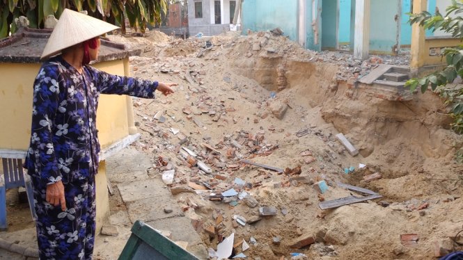 Khi tiến h&agrave;nh đ&agrave;o m&oacute;ng nh&agrave;, gia đ&igrave;nh b&agrave; Quệ bất ngờ ph&aacute;t hiện trục c&aacute;nh quạt m&aacute;y bay