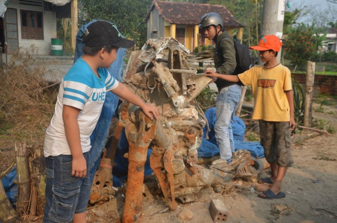 H&igrave;nh ảnh trục c&aacute;nh quạt m&aacute;y bay của Mỹ được ph&aacute;t hiện trong qu&aacute; tr&igrave;nh đ&agrave;o m&oacute;ng x&acirc;y nh&agrave;