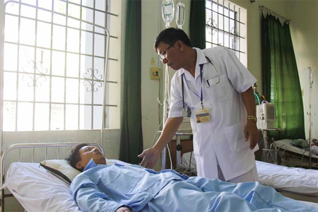 Bệnh nh&acirc;n So&aacute;i bị nhồi m&aacute;u n&atilde;o khi l&agrave;m việc tại đảo Trường Sa
