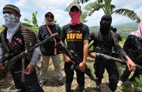 Lực lượng vũ trang của BIFF trong cuộc đấu s&uacute;ng phiến qu&acirc;n. Nguồn AFP