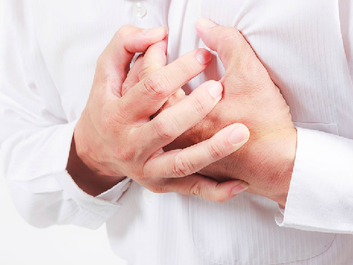Đau ngực c&oacute; thể l&agrave; dấu hiệu của nhiều bệnh l&yacute; nguy hiểm kh&aacute;c cần phải đến khoa cấp cứu ngay