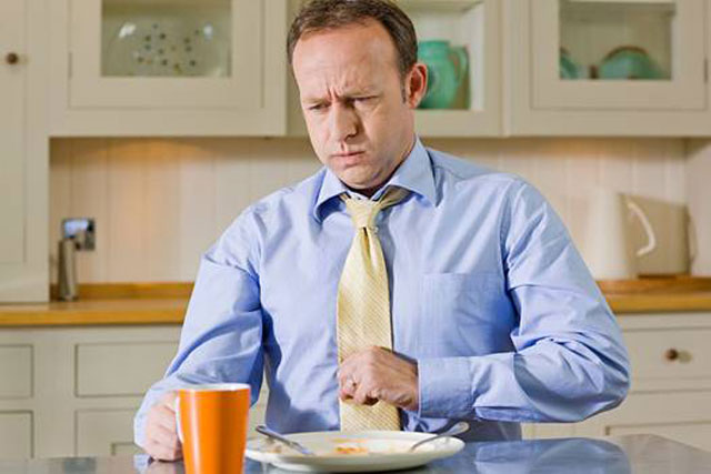 M&oacute;n ngon ng&agrave;y Tết dễ khiến mọi người mắc chứng đầy bụng kh&oacute; ti&ecirc;u rất kh&oacute; chịu