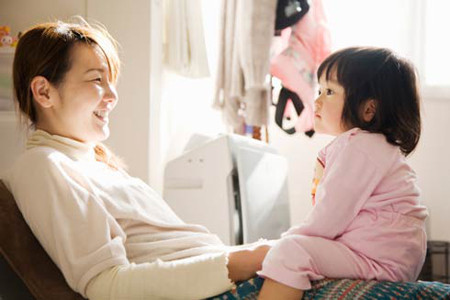 dạy con ph&eacute;p lịch sự từ nhỏ l&agrave; rất quan trọng 