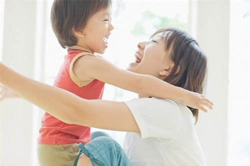 dạy con ph&eacute;p lịch sự từ nhỏ l&agrave; rất quan trọng 