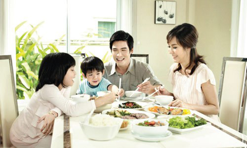 dạy con ph&eacute;p lịch sự từ nhỏ l&agrave; rất quan trọng 