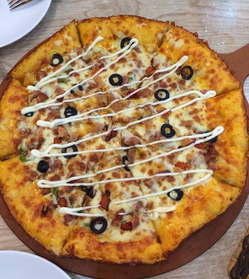 Đến các món bánh Pizza cũng được làm từ nồi cơm điện Đến các món bánh Pizza cũng được làm từ nồi cơm điện