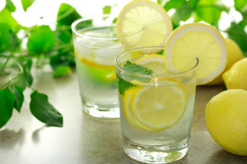 Giảm mỡ bụng hiệu quả với phương ph&aacute;p thanh lọc bằng nước chanh ấm