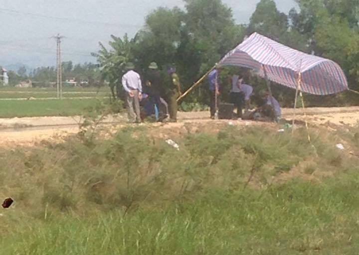 C&aacute;c ng&agrave;nh chức năng kh&aacute;m nghiệm hiện trường ph&aacute;t hiện thi thể tại H&agrave; Tĩnh.