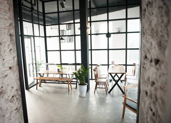 Qu&aacute;n Toast's Tea Caf&eacute; & Food l&agrave; một địa điểm chụp ảnh Tết &Acirc;m lịch ho&agrave;n to&agrave;n mới
